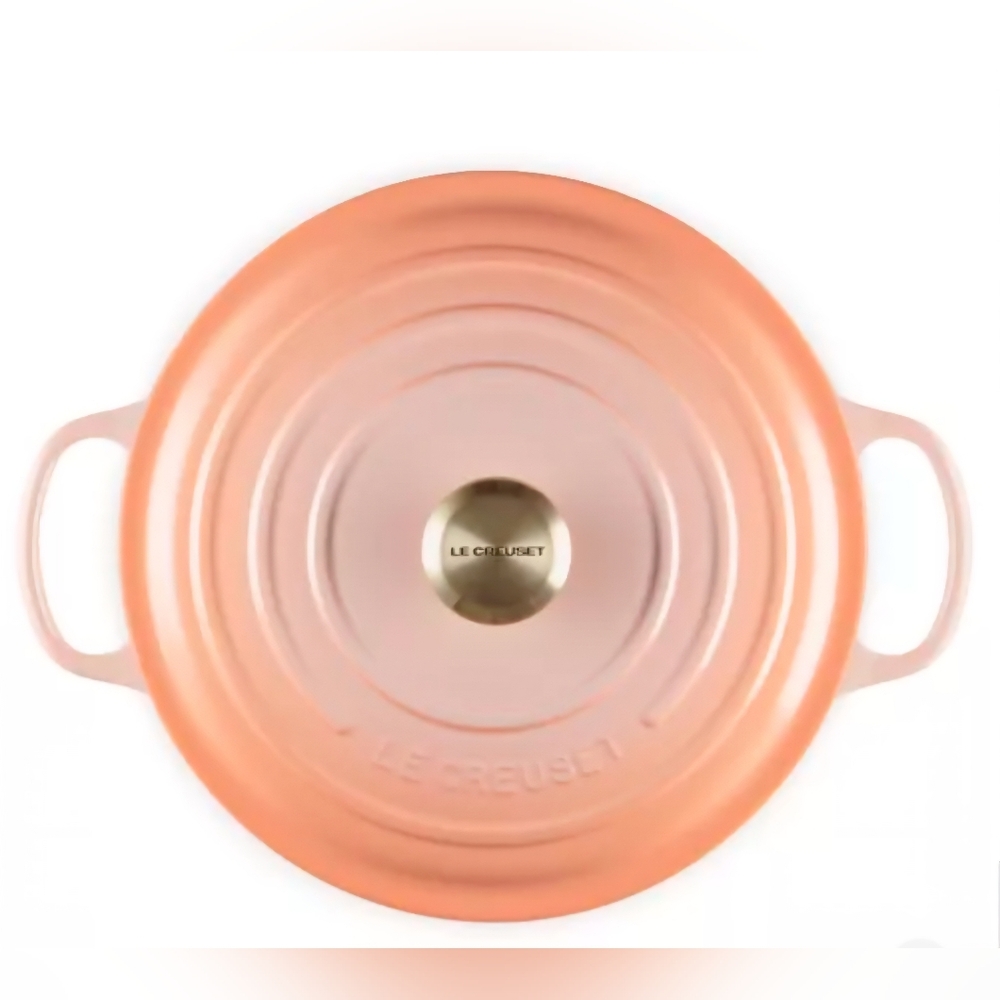Le Creuset Signature Round Dutch Oven, 7.25 qt., Color Pêche, Retail $479.95 USD - Picture 5 of 16